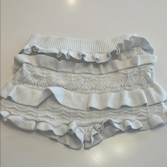 Edikted White Ruffled Knit Shorts - Picture 2 of 4